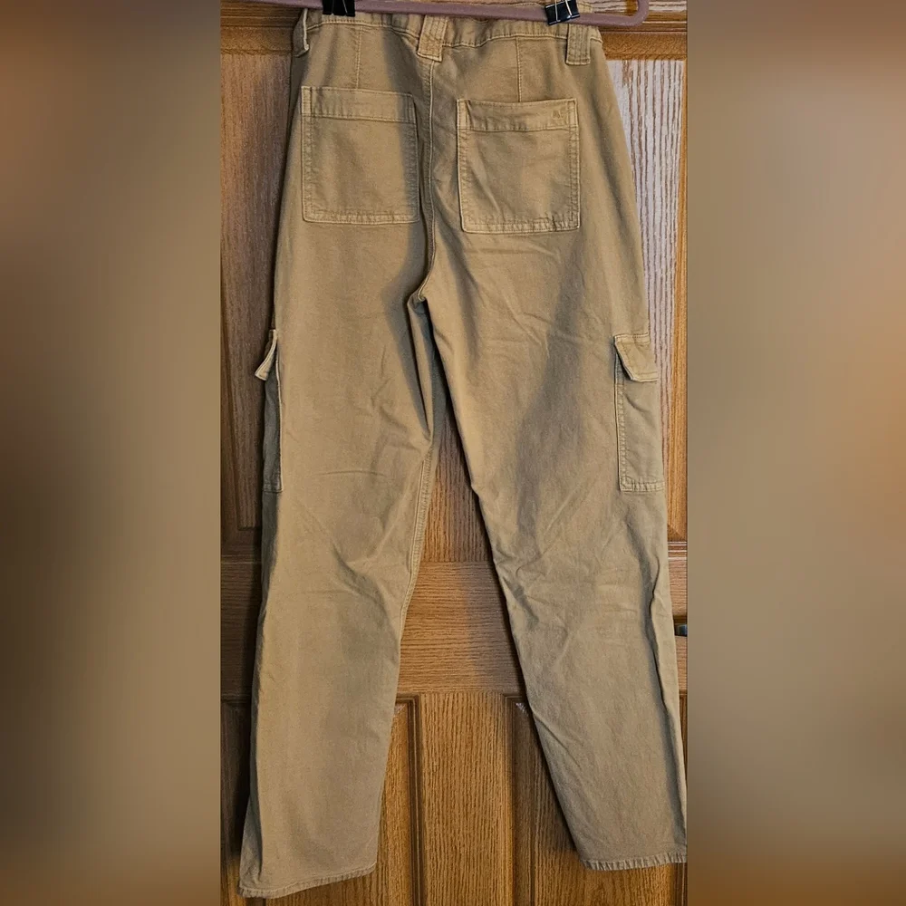 American Eagle Outfitters Tan Cargo Pants - Picture 5 of 6